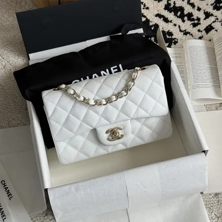 シャネル ショルダーバッグ