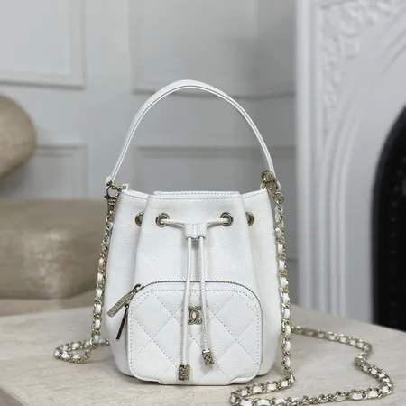 シャネル ハンドバッグ