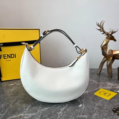 フェンディ ハンドバッグ