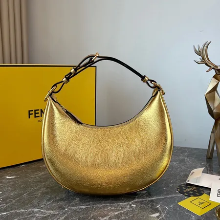 フェンディ ハンドバッグ