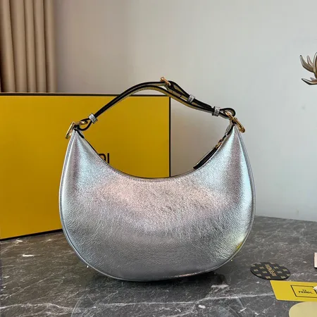 フェンディ ハンドバッグ