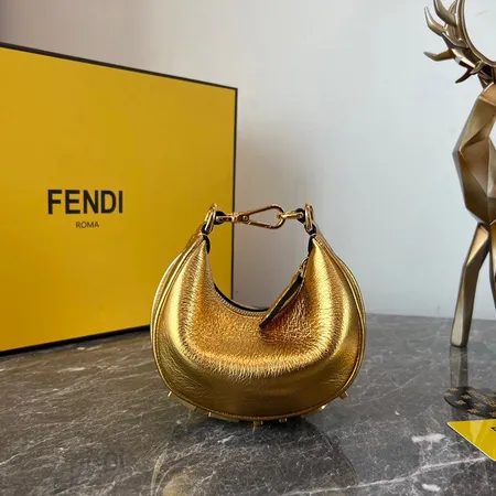 フェンディ ハンドバッグ