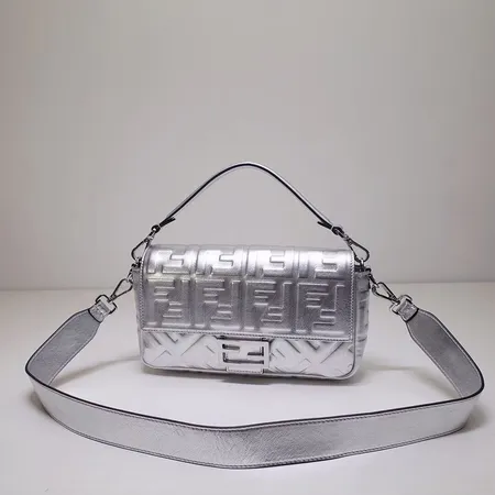 フェンディ ハンドバッグ