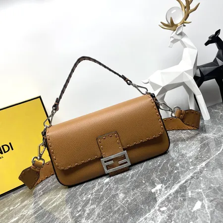 フェンディ ハンドバッグ