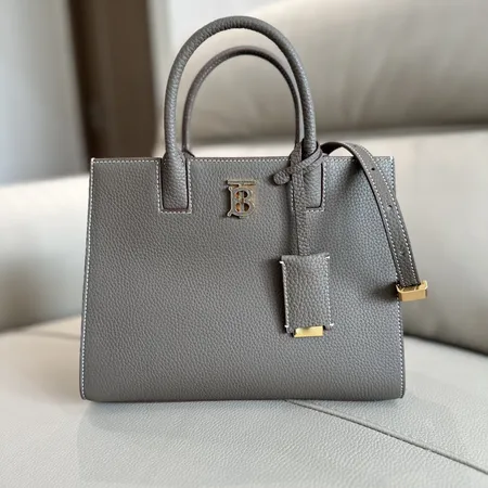 バーバリー ス ハンドバッグ