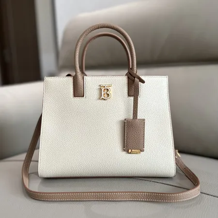 バーバリー ス ハンドバッグ