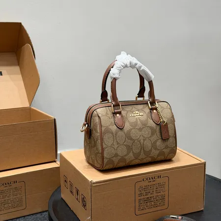 コーチ ハンドバッグ