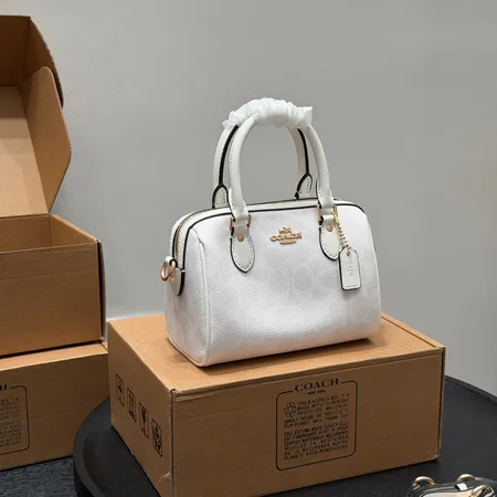 コーチ ハンドバッグ