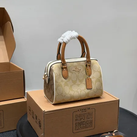 コーチ ハンドバッグ