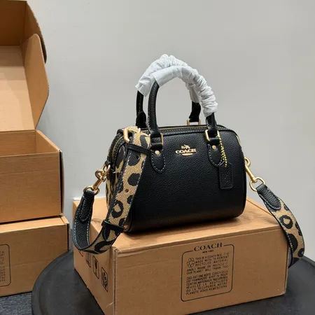 コーチ ハンドバッグ