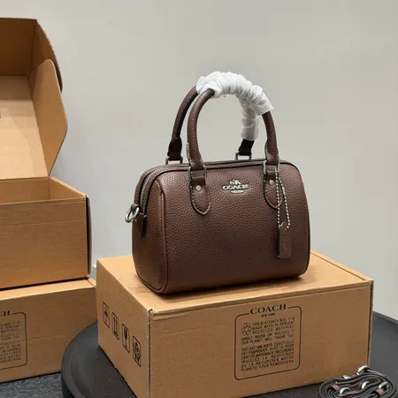 コーチ ハンドバッグ