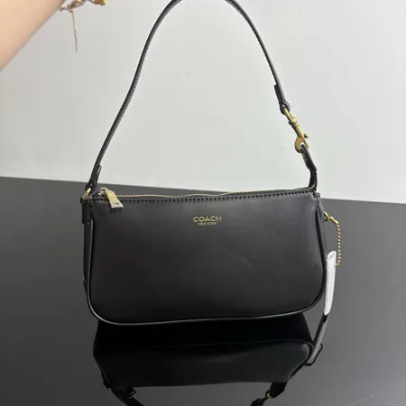 コーチ ハンドバッグ