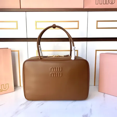 ミュウミュウ ショルダーバッグ