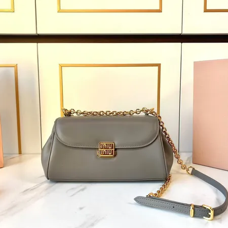 ミュウミュウ ショルダーバッグ