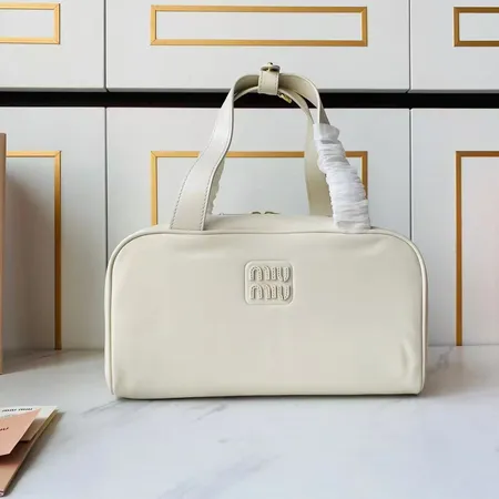 ミュウミュウ ショルダーバッグ