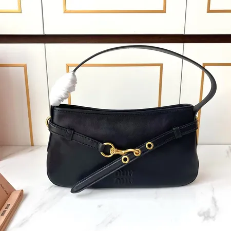 ミュウミュウ ショルダーバッグ