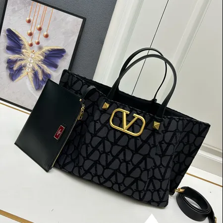 ヴァレンティノ ハンドバッグ