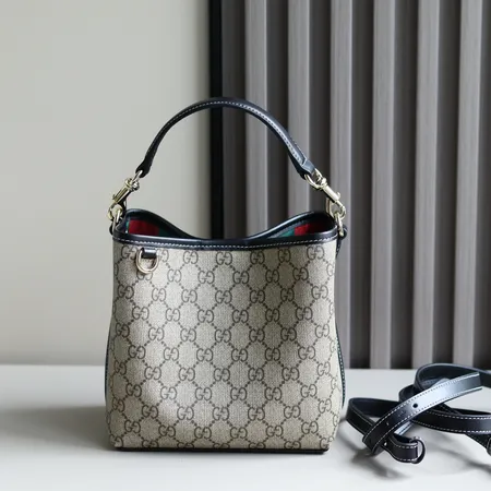 グッチ ショルダーバッグ