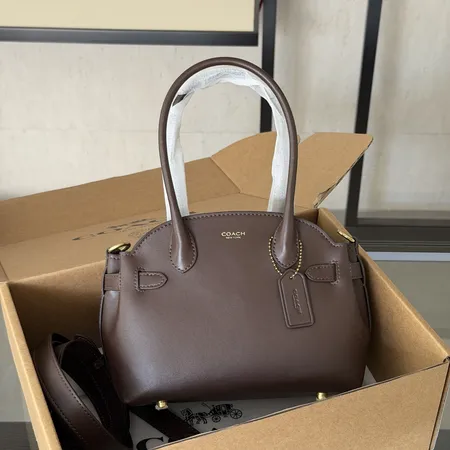 フェンディ ハンドバッグ