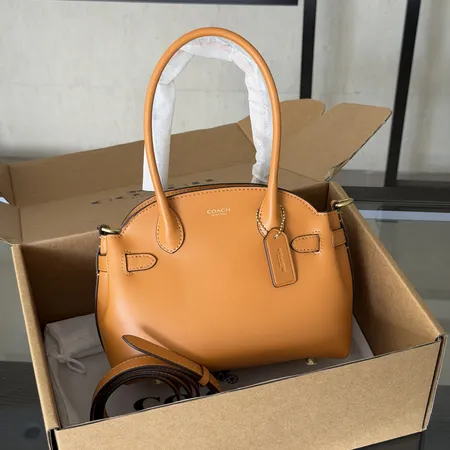 フェンディ ハンドバッグ