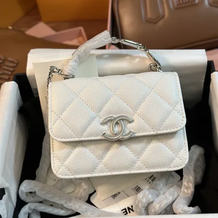 シャネル ハンドバッグ