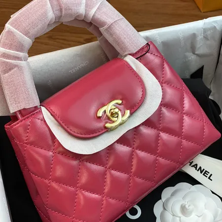 シャネル ハンドバッグ