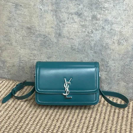 イブサンローラン ショルダーバッグ