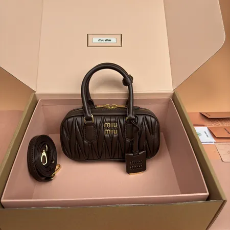 ミュウミュウ ハンドバッグ