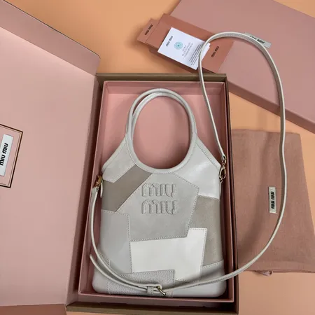 ミュウミュウ ハンドバッグ