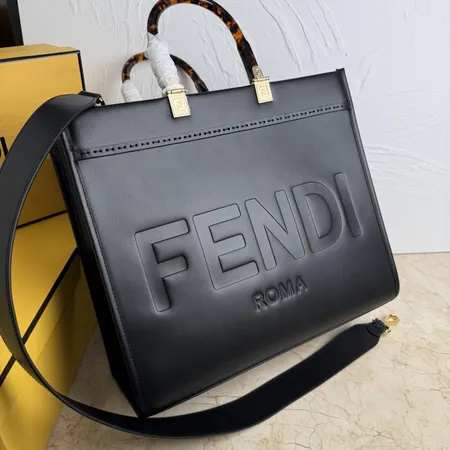 フェンディ ハンドバッグ