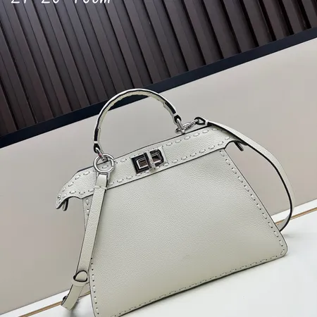 フェンディ ハンドバッグ