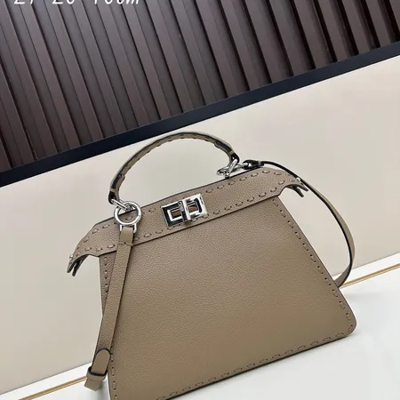 フェンディ ハンドバッグ