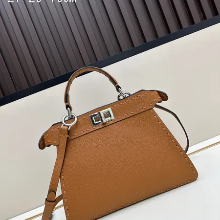 フェンディ ハンドバッグ