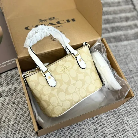 コーチ ハンドバッグ