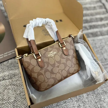 コーチ ハンドバッグ