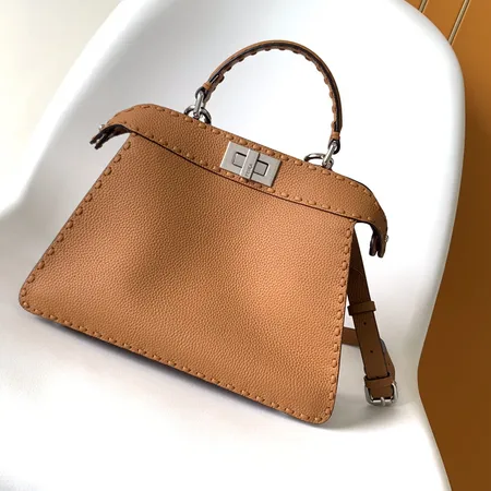 フェンディ ハンドバッグ