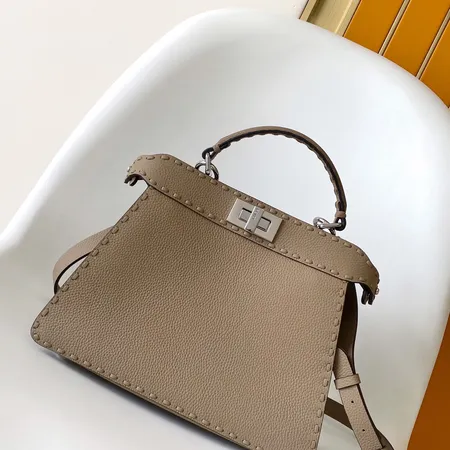 フェンディ ハンドバッグ