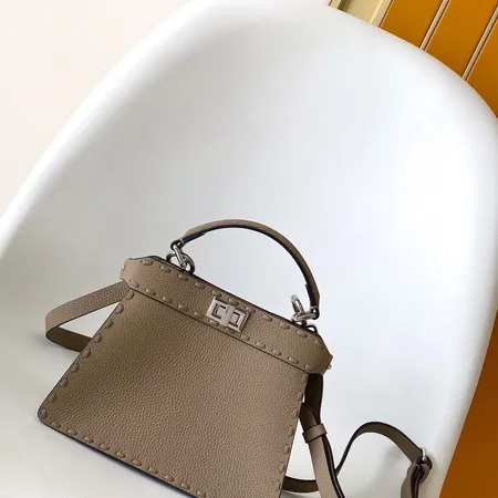 フェンディ ハンドバッグ