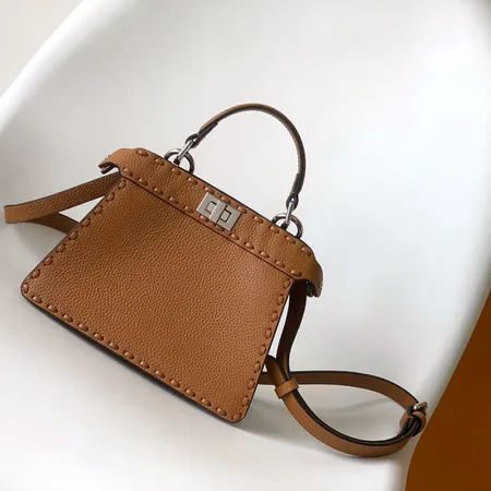 フェンディ ハンドバッグ