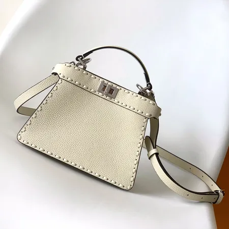 フェンディ ハンドバッグ