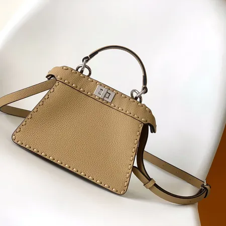 フェンディ ハンドバッグ