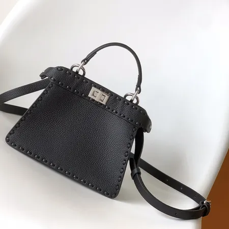 フェンディ ハンドバッグ