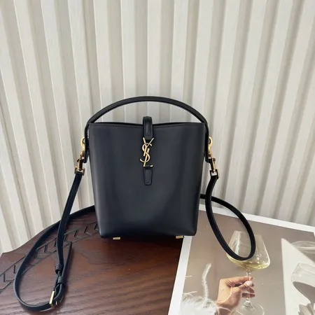 イブサンローラン ショルダーバッグ