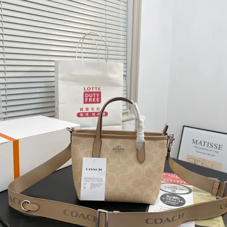 コーチ ハンドバッグ