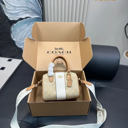 コーチ ハンドバッグ