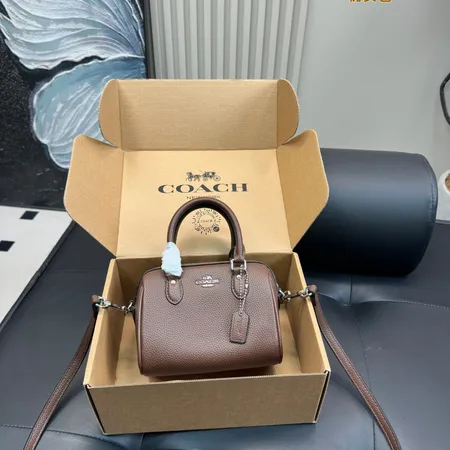 コーチ ハンドバッグ