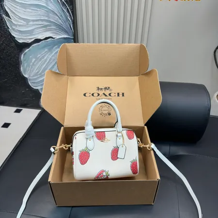 コーチ ハンドバッグ