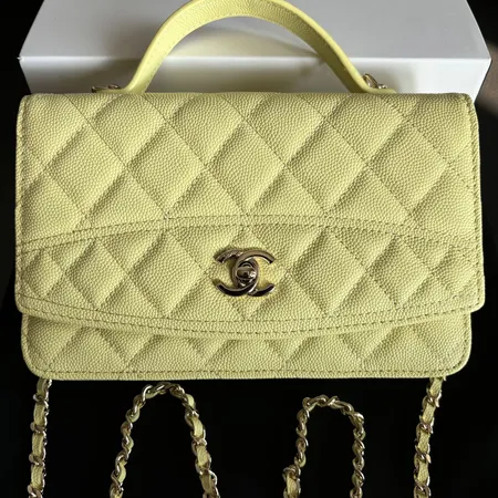 シャネル ハンドバッグ