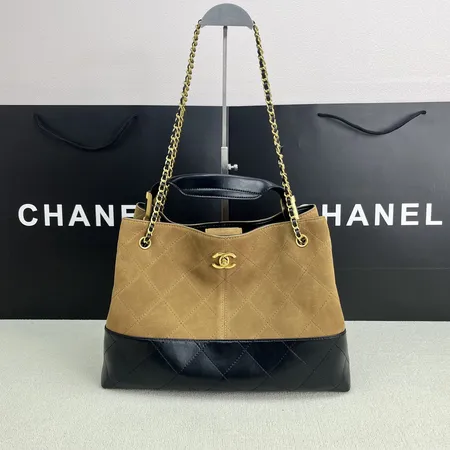 シャネル ショルダーバッグ