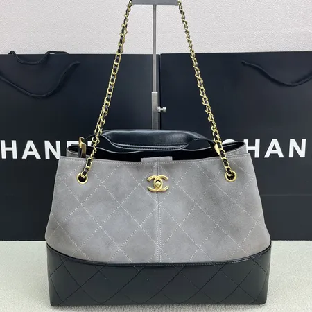 シャネル ショルダーバッグ